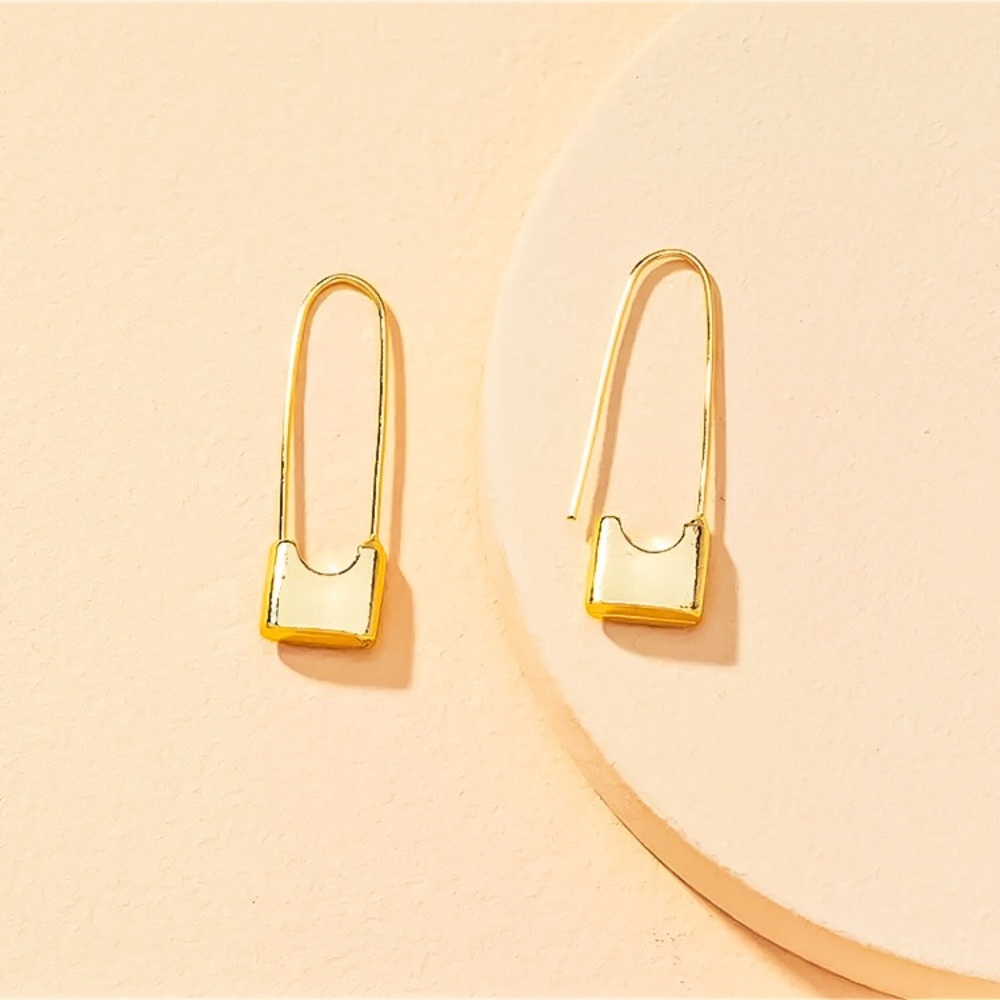 ⚜️[𝟯/$𝟮𝟴]⚜️Gold Geometric Hoop Earrings NEW - Picture 6 of 10
